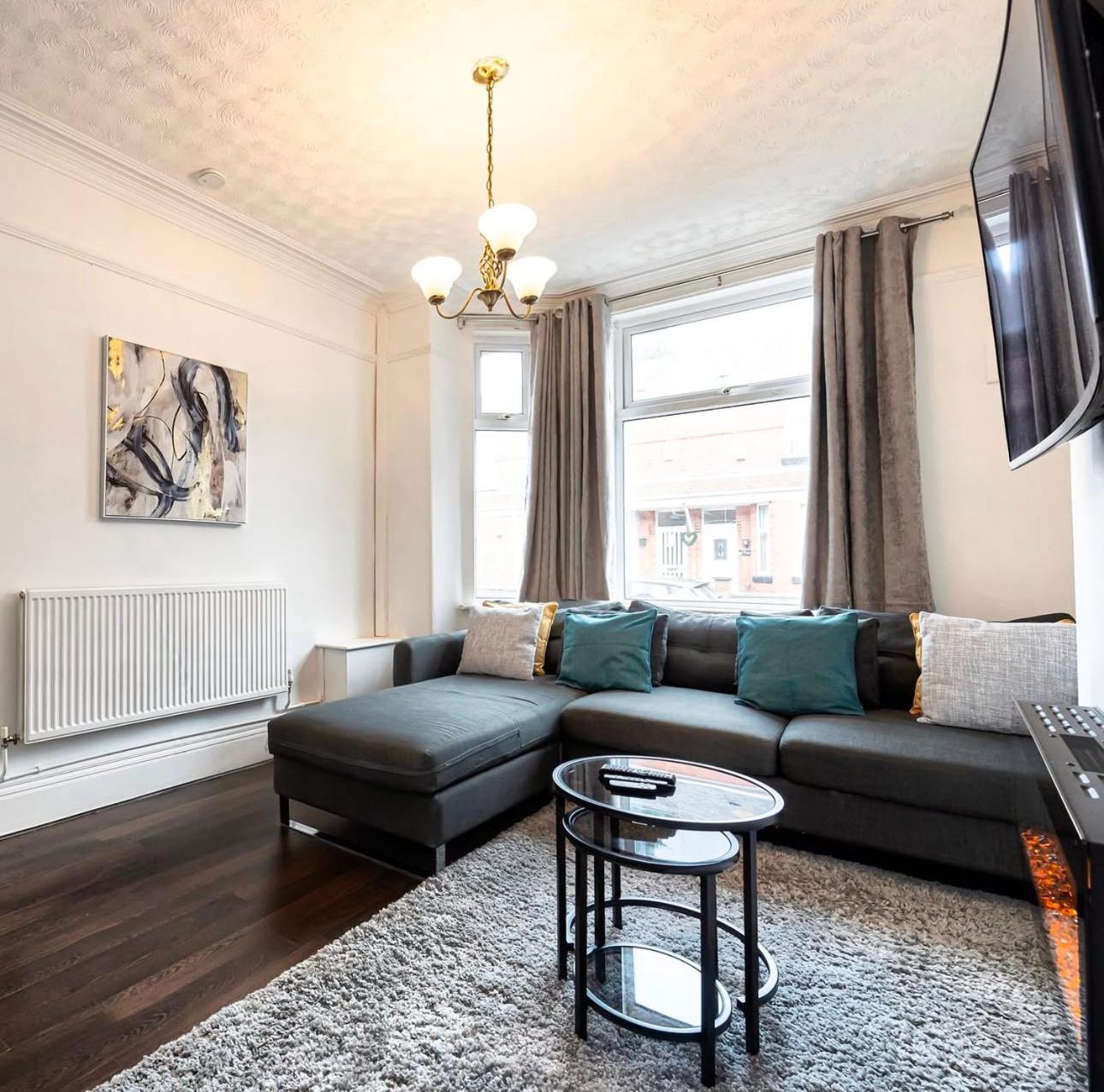 Bright & Modern 3 Bedroom Old Trafford Home Manchester Dış mekan fotoğraf